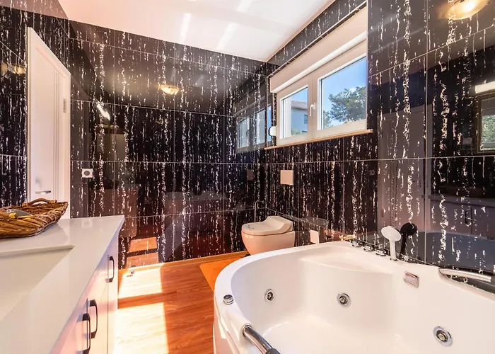 Apartamento 3 Bedroom Lovely In *