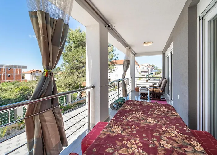 Apartamento 3 Bedroom Lovely In