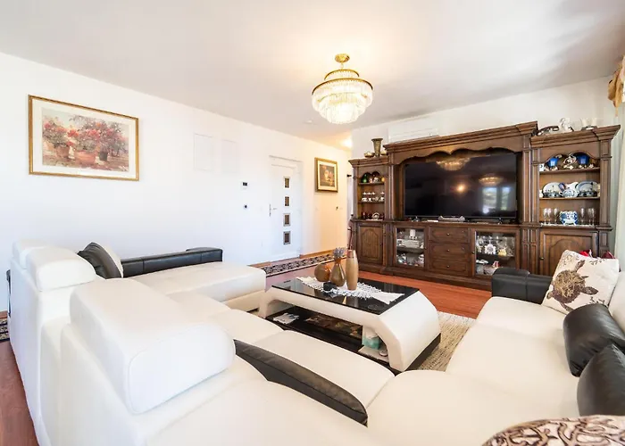 3 Bedroom Lovely In *
