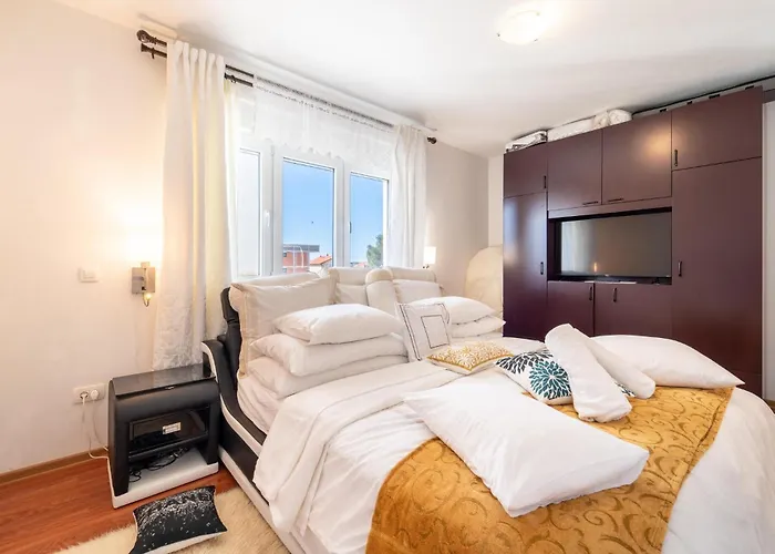 3 Bedroom Lovely In