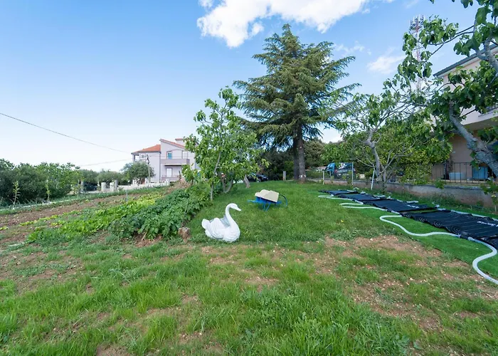 Apartamento 3 Bedroom Lovely In Sukošan
