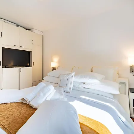 Lägenhet 3 Bedroom Lovely In