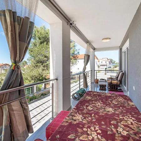 Apartamento Awesome In With Kitchen