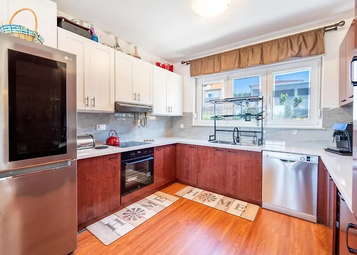 3 Bedroom Lovely In