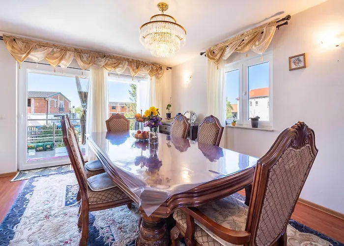 3 Bedroom Lovely In * Sukošan